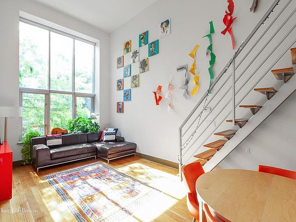 4th image of 160 Manhattan Ave APT 2B