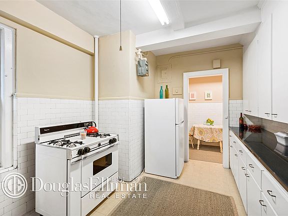 5th image of 250 W 94th St #6A