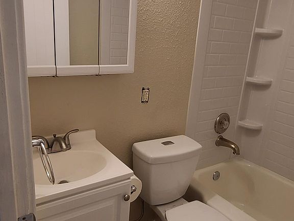 5th image of 2220 S 8th St