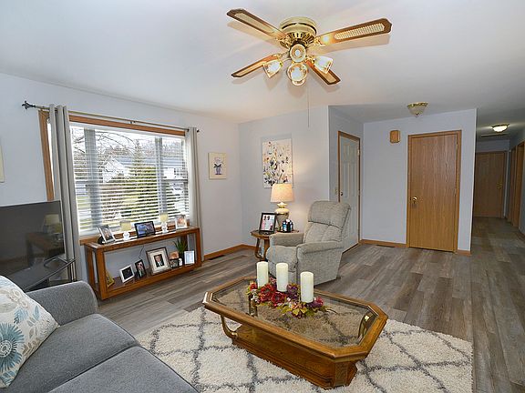 3rd image of 2116 Fox Hill Ln