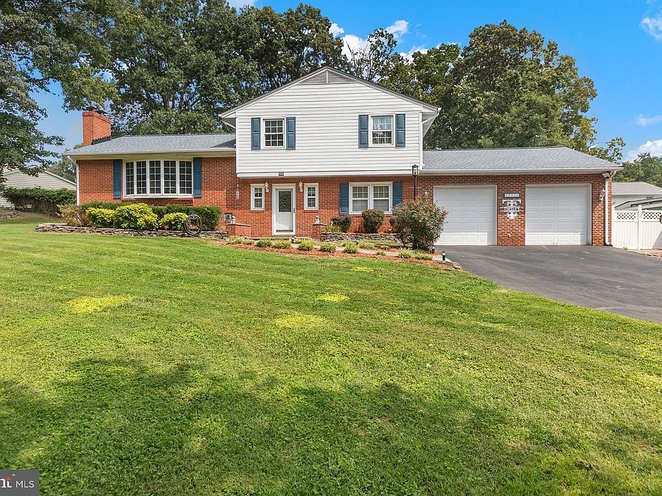 1st image of 22994 Town Creek Dr