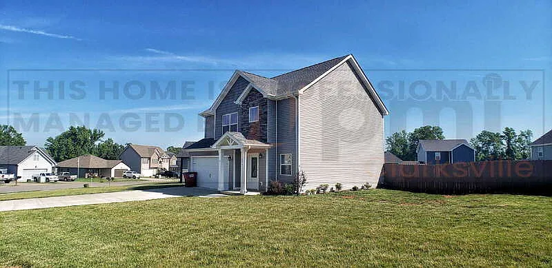 3 bed, 2.5 bath, 1697 sqft, $1,650 — Photo 2