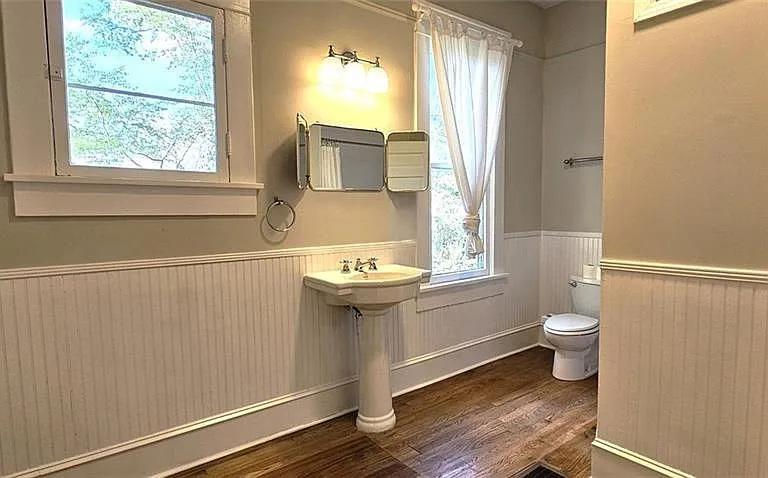 1047 Ridge Ave — Photo 13