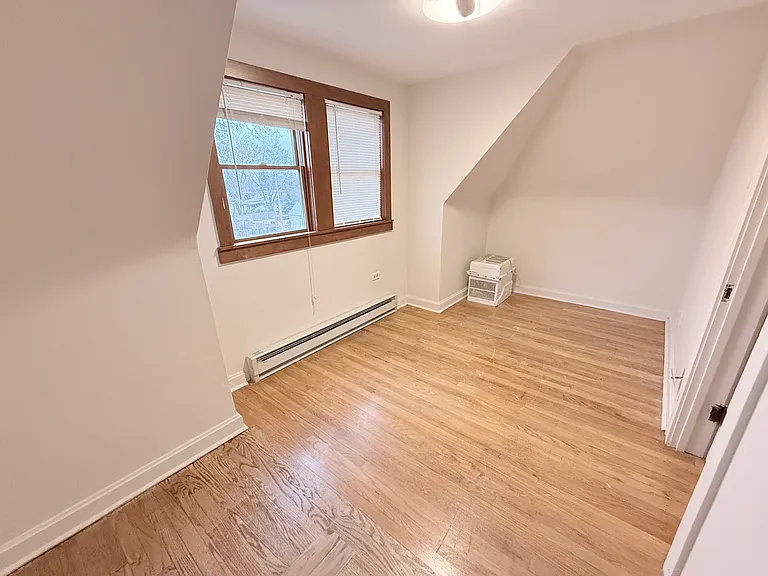2700 W 98th St #2 — Photo 8