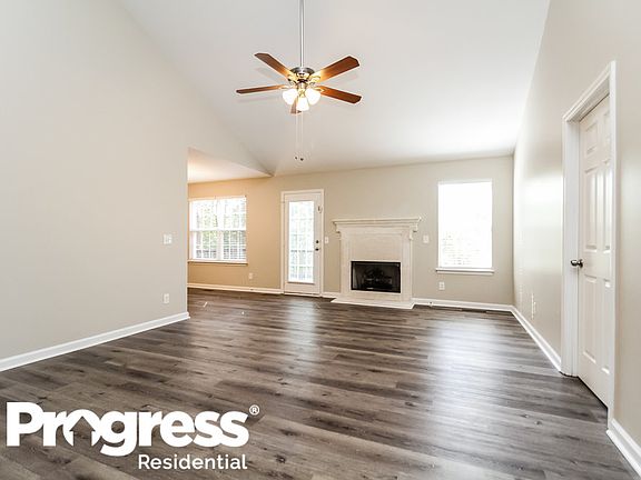 4th image of 2216 Green Trails Dr