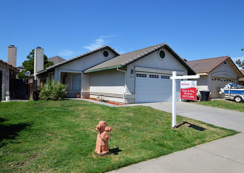 1st image of 1204 La Mesa St