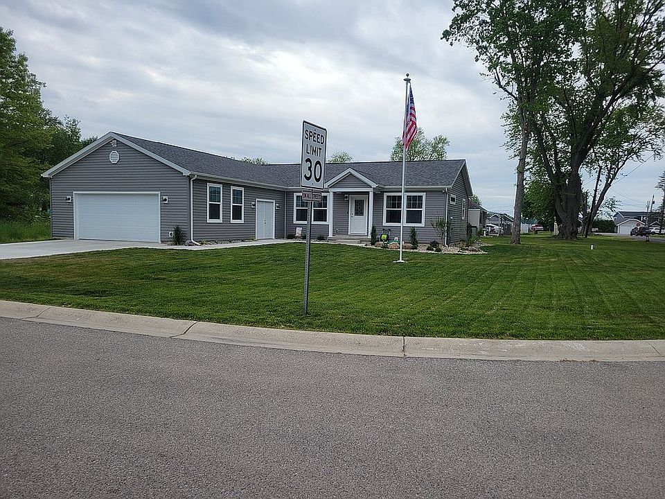 1st image of 26025 Lake Terrace Cir