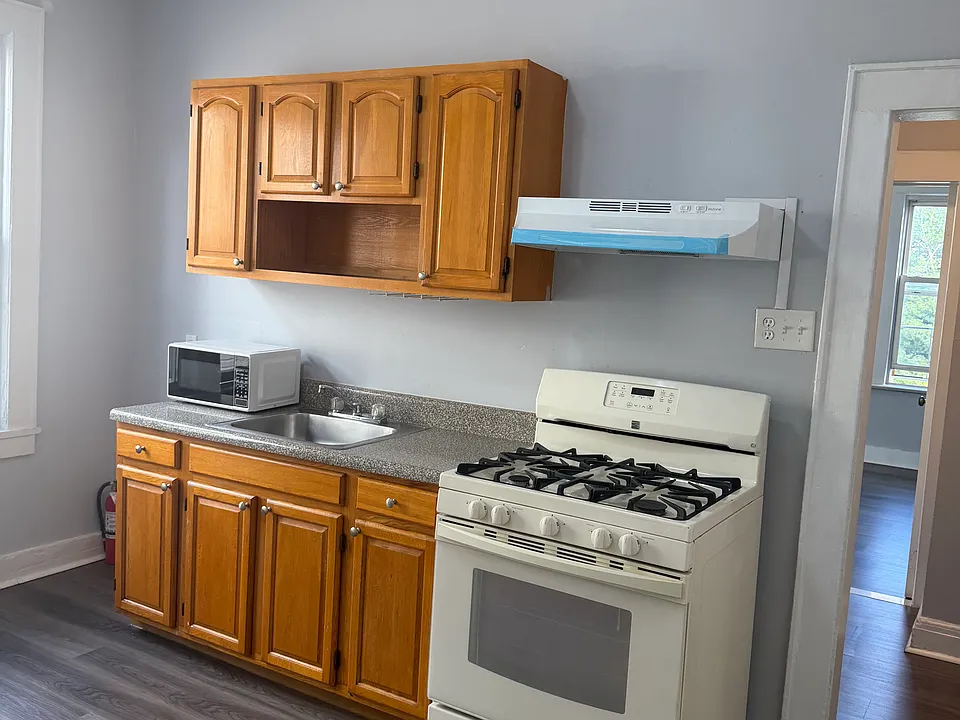 25 Underwood St #2R