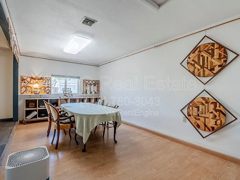 1022 W Apollo Ave — Photo 23