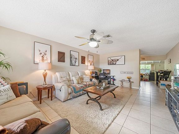 4th image of 1641 NE 55th St #1-2