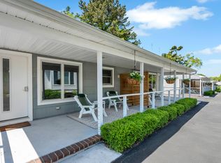 16 Penny Ln UNIT 1, Hampton Bays, NY 11946