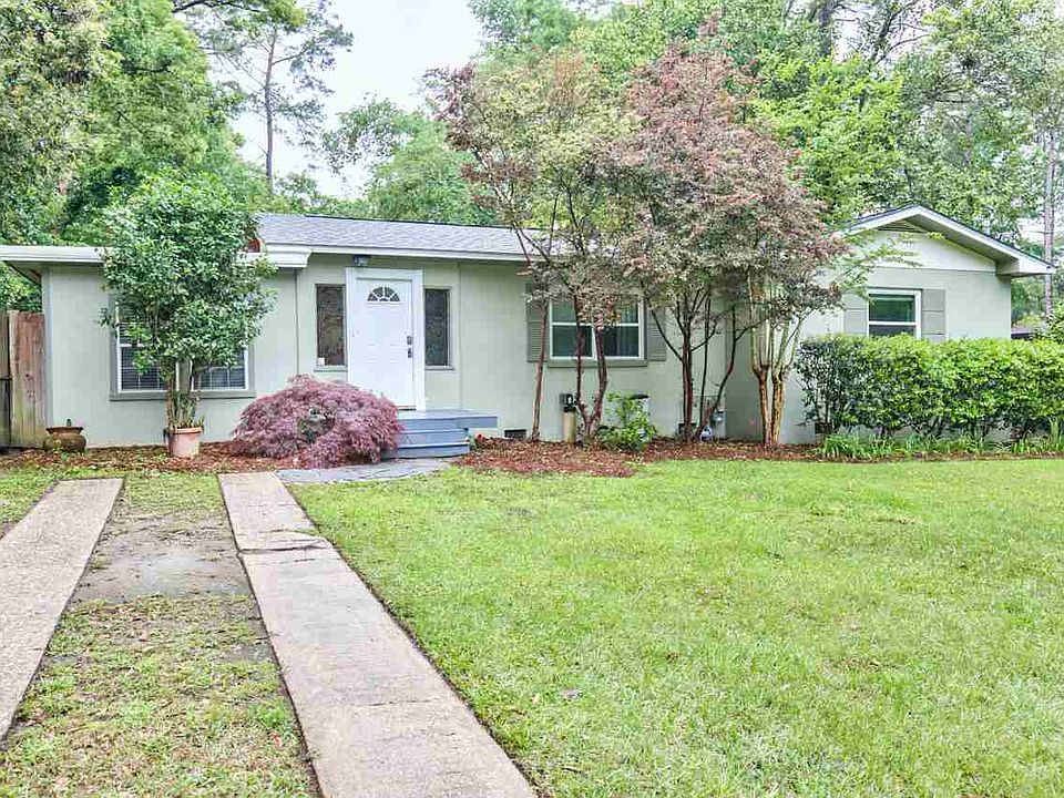 2nd image of 2048 Hollywood Dr