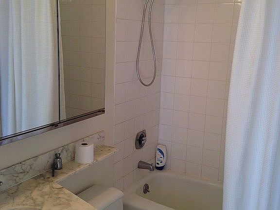 5th image of 159 E 30th St APT 6D