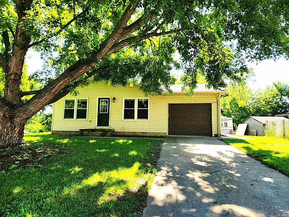 3rd image of 404 Aspen Ct