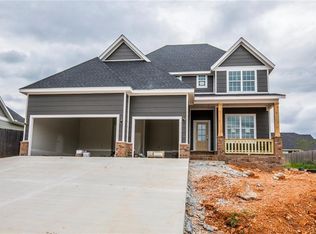 1004 Westminster St, Cave Springs, AR 72718
