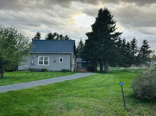 14 Farmer St, Kinkora, PE C0B 1N0