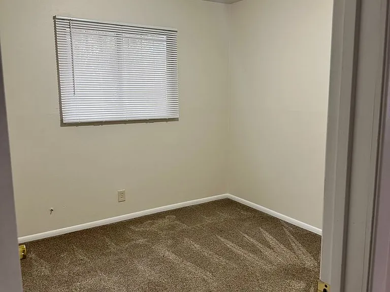 409 Garcia St NE — Photo 7