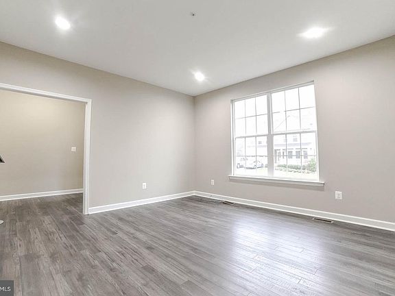 5th image of 45565 Havenridge St