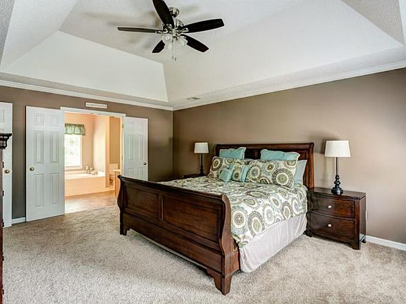 3rd image of 2399 Westport Cir SW