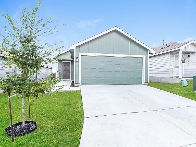 8027 Nube Medina — Photo 1