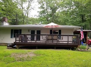 801 Paddock Ct, Lords Valley, PA 18428