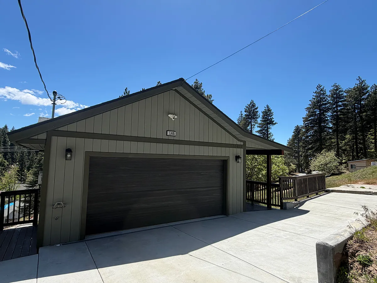 Level Parking - 31485 Valley Ridge Dr