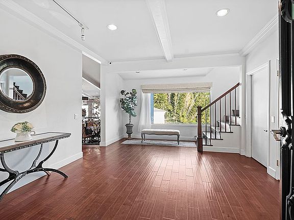 4th image of 3511 Berry Dr