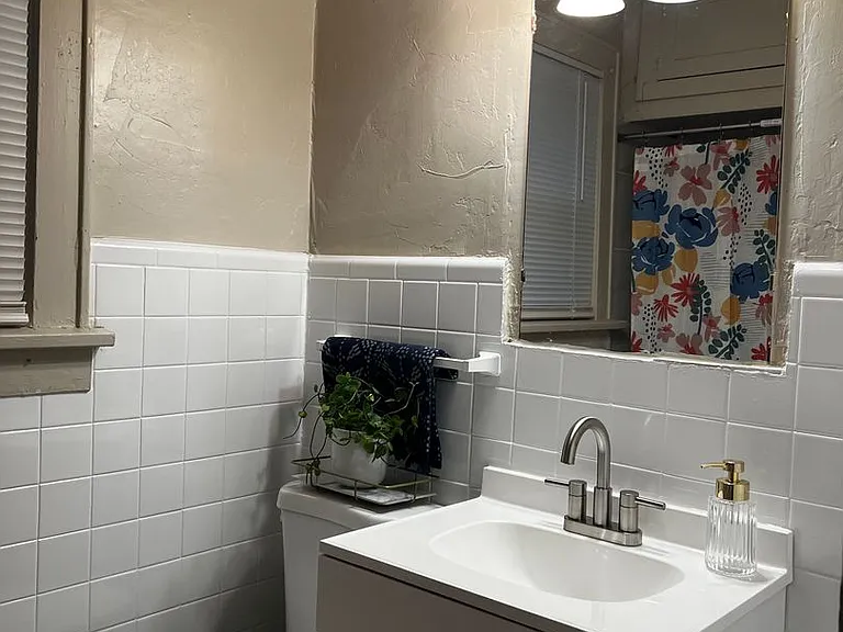 1613 E Park Pl — Photo 12