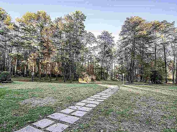 2nd image of 172 W Park Dr