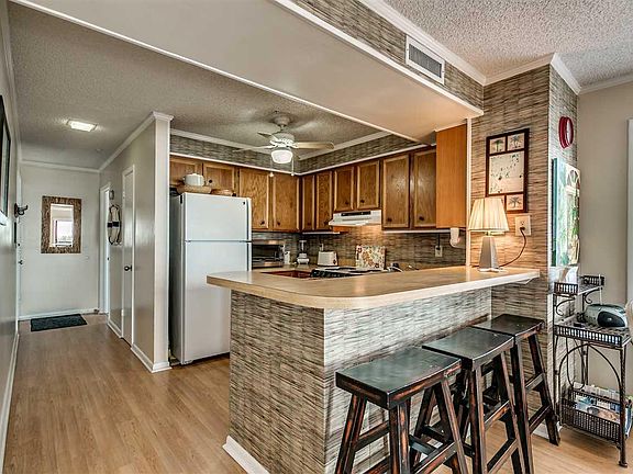 3rd image of 9580 Shore Dr #201
