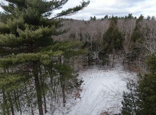 Pickerel Close, Becket, MA 01223