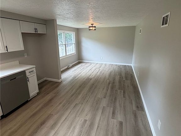 5th image of 214 Stewart Ave NW