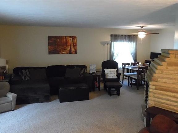2nd image of 208 Walnut Dr