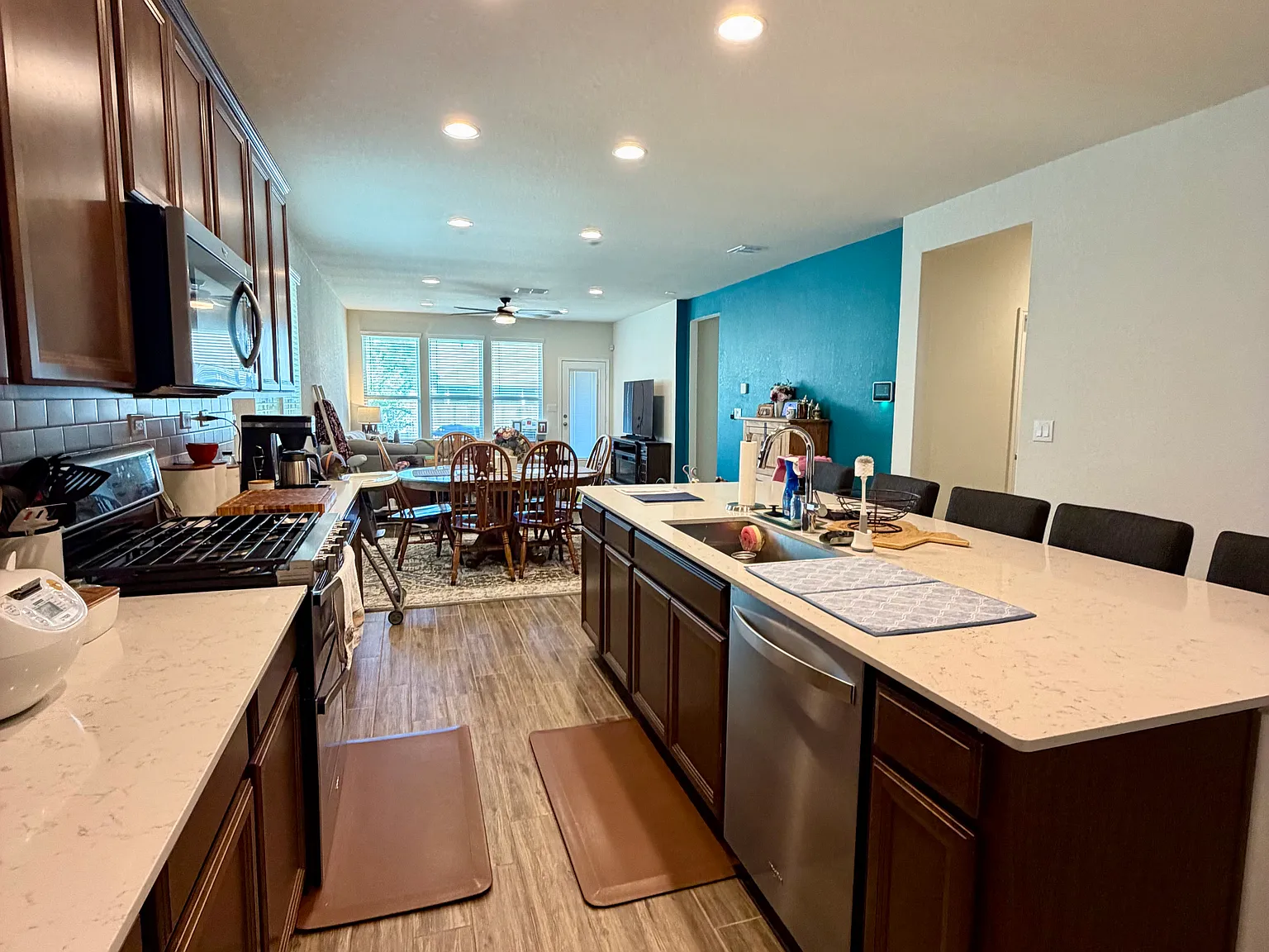 3 bed, 1805 sqft, $2,700 — Photo 4