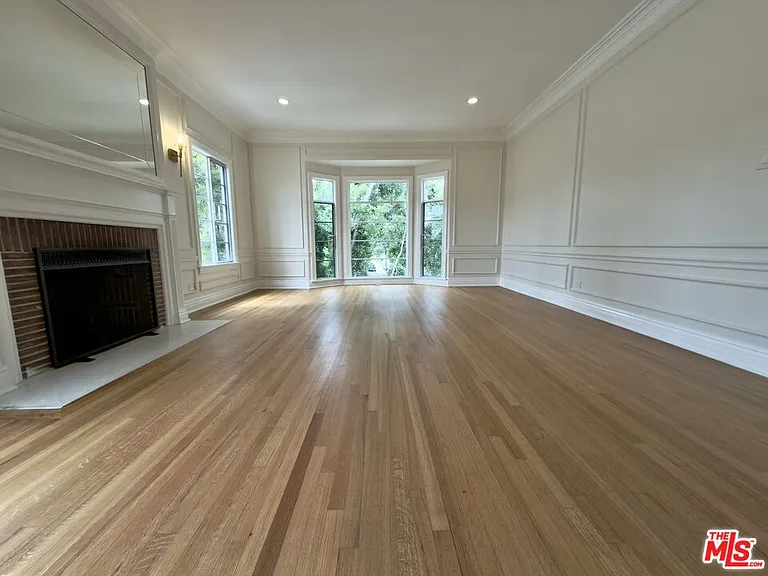 378 S La Jolla Ave — Photo 1