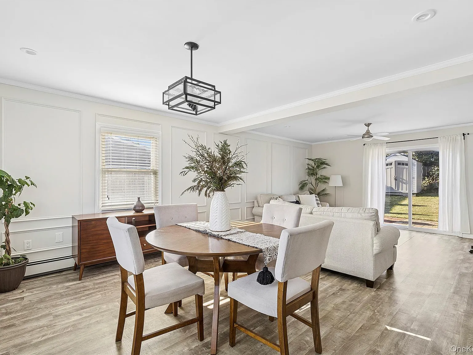 3 bed, 1.5 bath, 1050 sqft, $4,500 — Photo 2