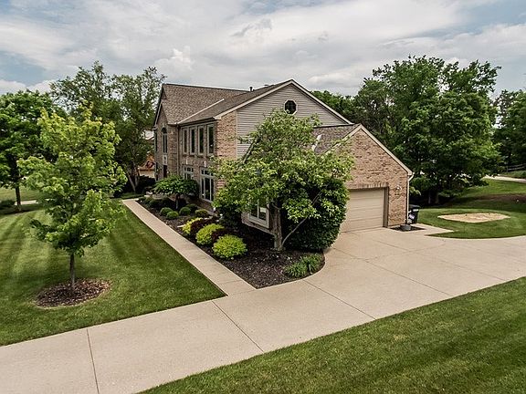 3rd image of 813 Flourney Ct