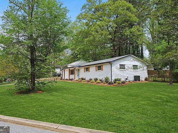 3rd image of 2450 Elkhorn Dr
