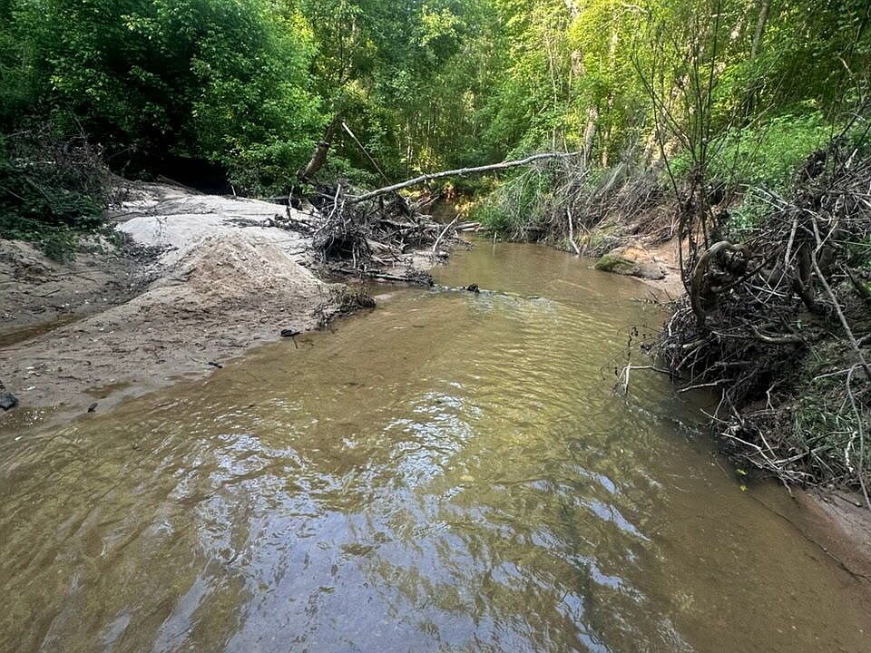 1st image of 2607 Hughes Rd