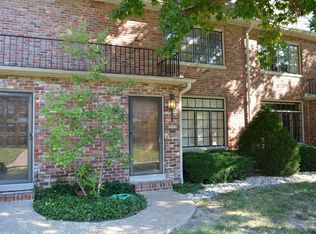 8357 Somerset Dr, Prairie Village, KS 66207