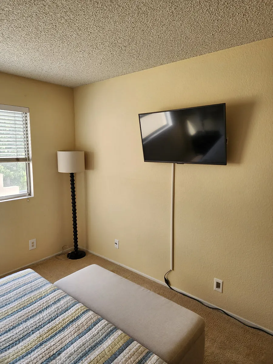Photo 2 of 4 - 27975 Ivory - Mission Viejo, CA Building Photo - 27975 Ivory