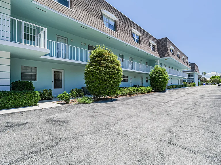 1901 Indian River Blvd #103D — Photo 12