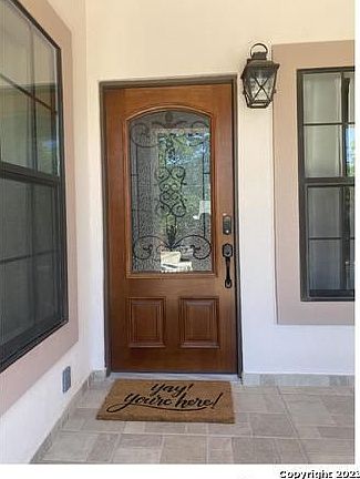 4th image of 124 Glenwood Ct #2