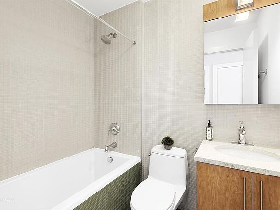 4th image of 322 12th St #2