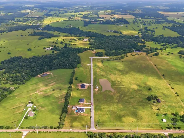 2400 Coronado Estates Dr, Bryan, TX 77808