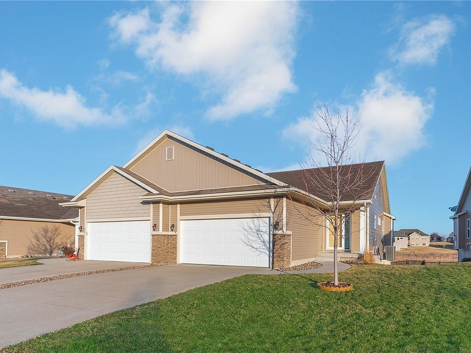 1st image of 834 NE Cherry Plum Dr