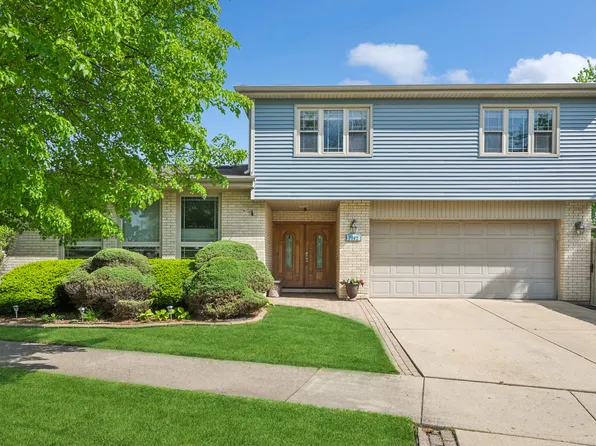 7962 Beckwith Rd, Morton Grove, IL 60053