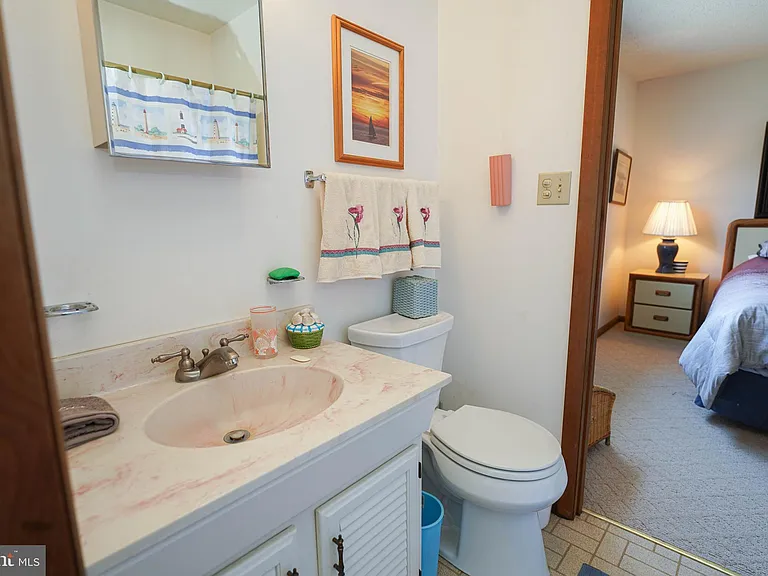 39028 Bayview W — Photo 69