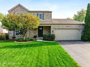 1206 Crystal Shore Dr, Carol Stream, IL 60188
