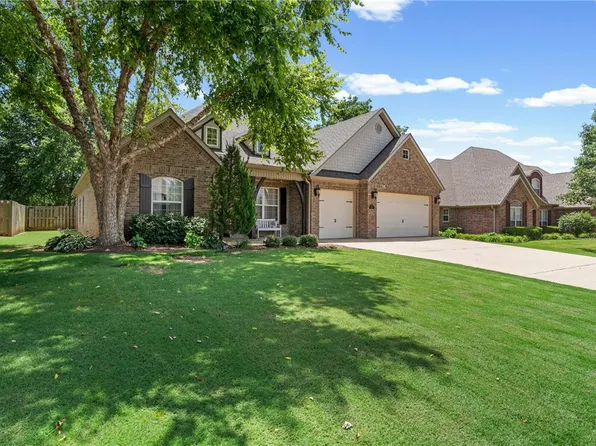 1510 Whippoorwill Ln, Bentonville, AR 72713